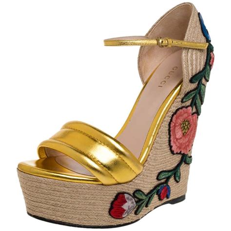 gold gucci wedges
